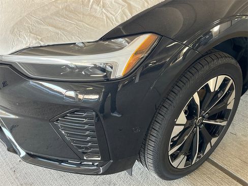 New 2026 Volvo XC60 B5 Plus w/ Protection Package Premier image 7