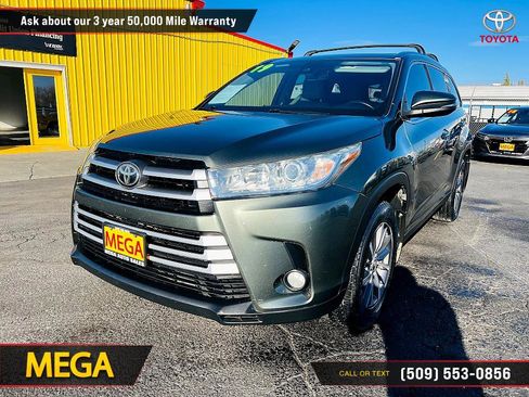 Used 2019 Toyota Highlander XLE image 3