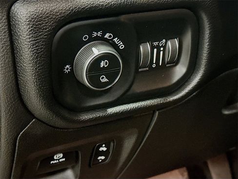 Used 2019 RAM 1500 Big Horn image 9