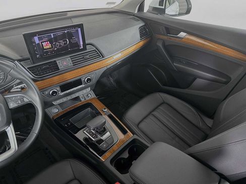 Certified 2023 Audi Q5 Premium w/ Convenience Package image 21