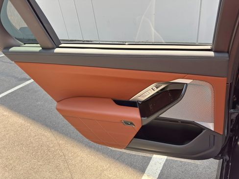 Used 2024 BMW i7 eDrive50 w/ M Sport Package RWD image 44