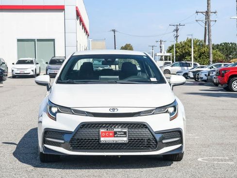 Used 2021 Toyota Corolla SE FWD image 2