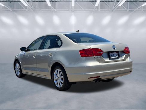 Used 2012 Volkswagen Jetta SE FWD image 4