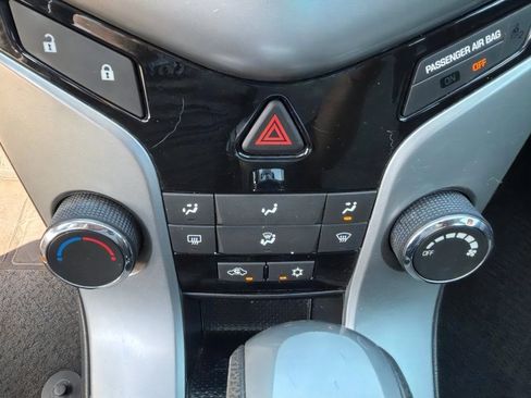 Used 2013 Chevrolet Cruze LS FWD image 15