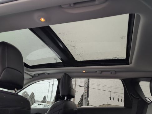 Used 2021 Jeep Cherokee Limited image 22