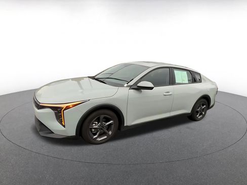 Used 2025 Kia K4 LXS image 8