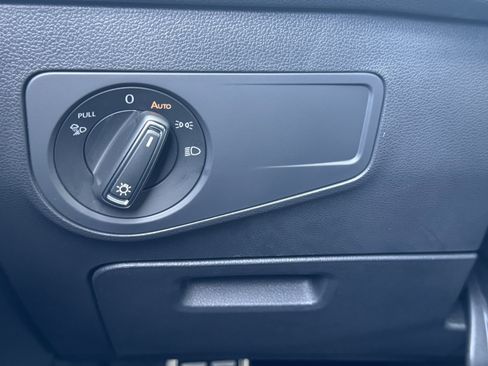 Used 2024 Volkswagen Tiguan SEL R-Line image 34