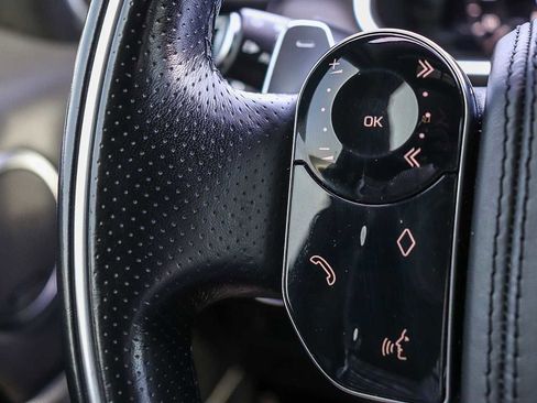 Used 2018 Land Rover Range Rover Sport HSE Dynamic image 24