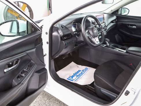 Used 2024 Nissan Sentra SV FWD image 3