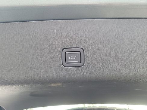 Used 2023 Chevrolet Traverse LT w/ LPO, Floor Liner Package image 33