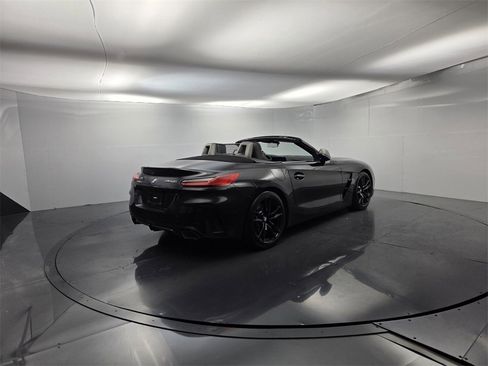 Used 2023 BMW Z4 M40i w/ Premium Package image 11