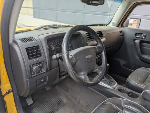 Used 2006 HUMMER H3 Base image 12