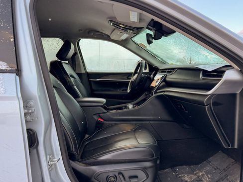 Used 2022 Jeep Grand Cherokee L Limited image 8