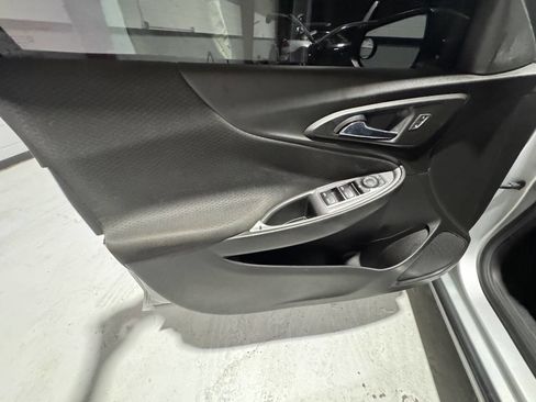 Used 2020 Chevrolet Malibu LS image 25