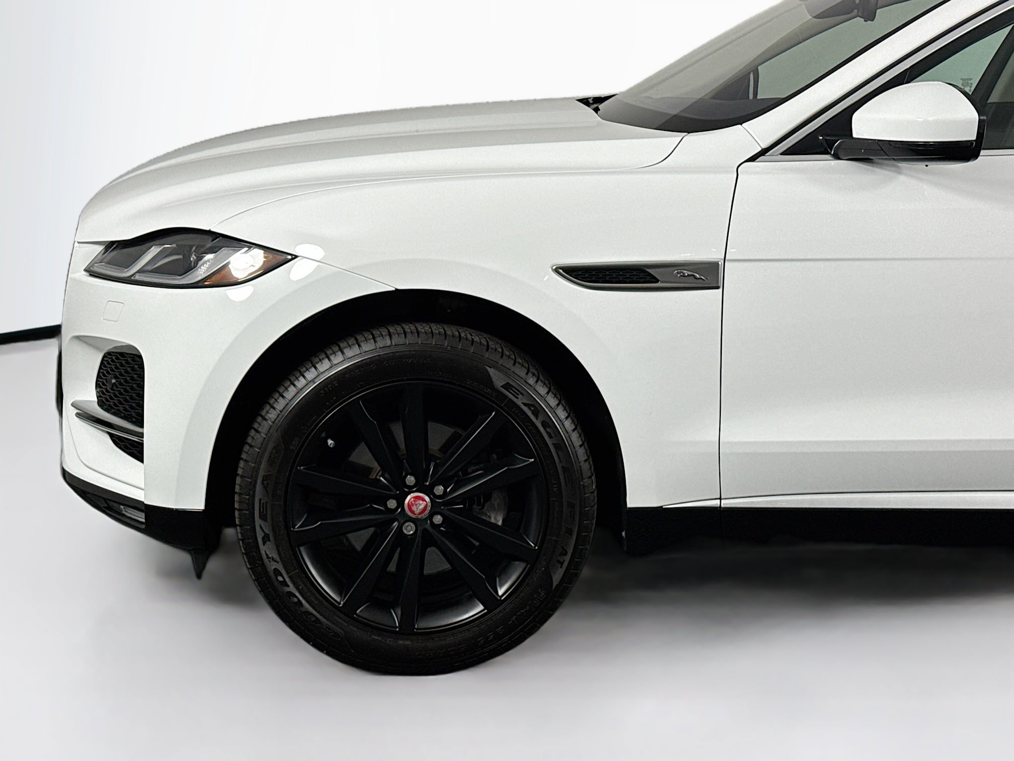 Used 2023 Jaguar F-PACE S AWD/4WD image 40