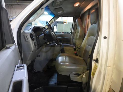 Used 2019 Ford E-350 and Econoline 350 Super Duty w/ Power Windows & Locks Group RWD image 14