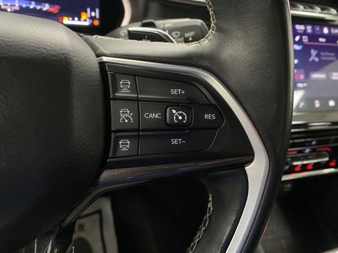 Used 2021 Jeep Grand Cherokee L Laredo AWD/4WD image 17