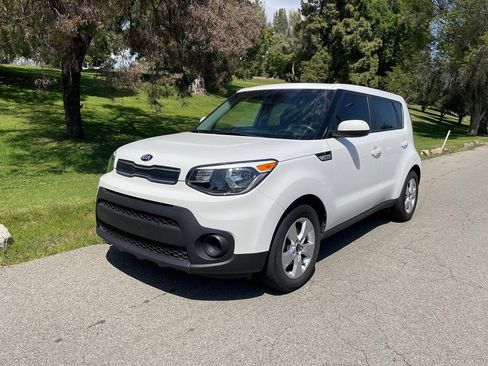 Used 2018 Kia Soul w/ Convenience Package FWD image 5