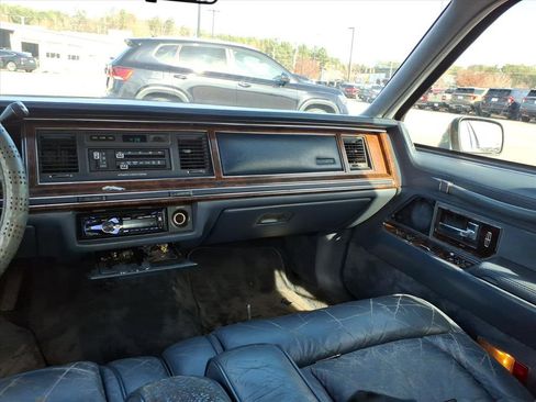 Used 1990 Lincoln Town Car Cartier image 17