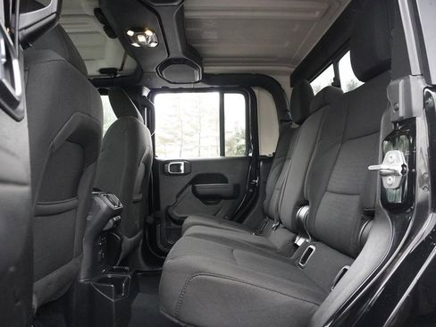 Used 2022 Jeep Gladiator Sport image 31