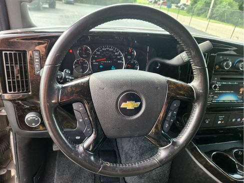 Used 2020 Chevrolet Express 2500 w/ Enhanced Convenience Package RWD image 25