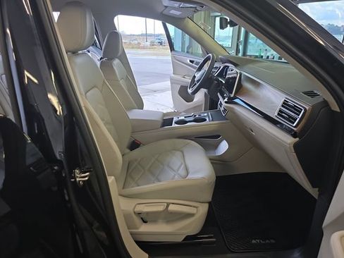 New 2026 Volkswagen Atlas SE image 18