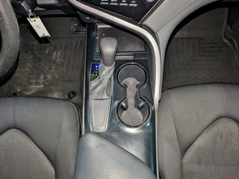 Used 2020 Toyota Camry LE FWD image 35