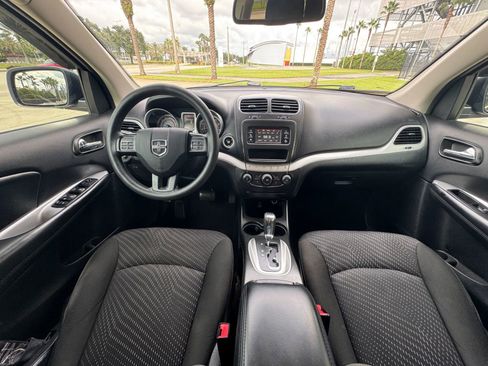 Used 2019 Dodge Journey SE image 11