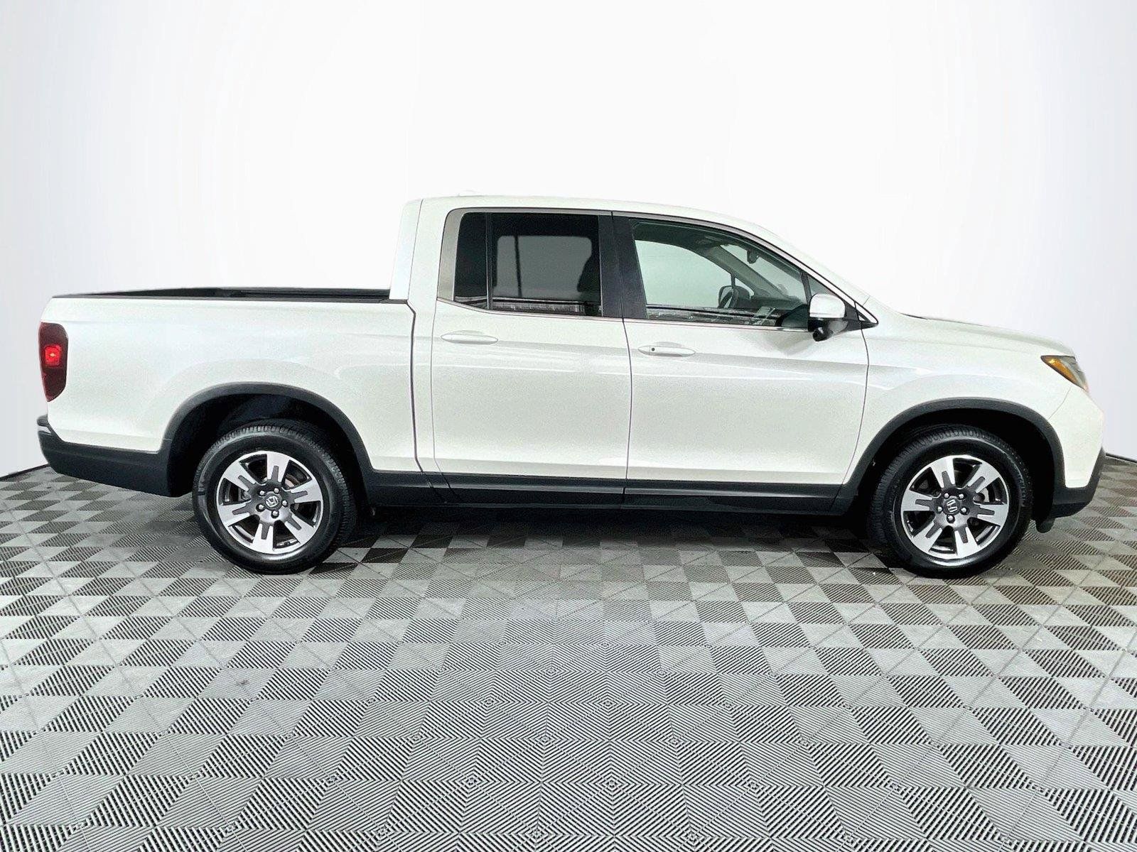 Certified 2019 Honda Ridgeline RTL-T image 12