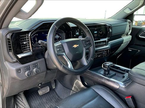Used 2023 Chevrolet Silverado 1500 LTZ image 16