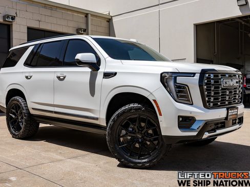 Used 2025 GMC Yukon Denali Ultimate AWD/4WD image 1