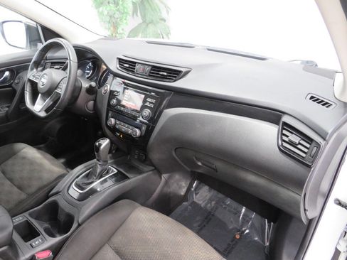 Used 2017 Nissan Rogue Sport SV w/ SV All-Weather Package image 10