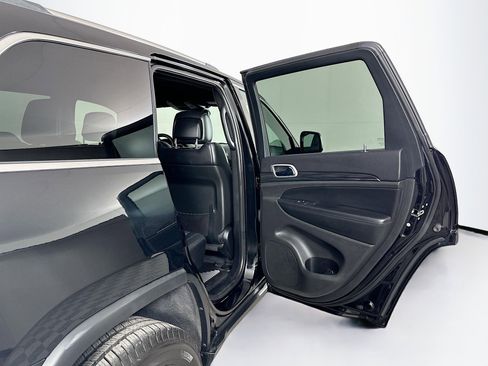 Used 2019 Jeep Grand Cherokee Limited image 32