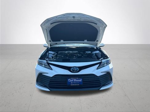 Used 2021 Toyota Camry LE FWD image 4