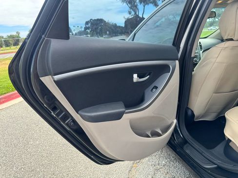 Used 2013 Hyundai Elantra GT FWD image 24