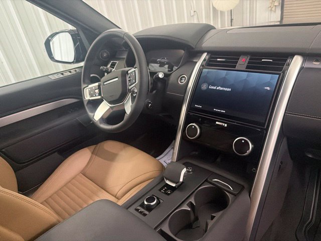 Certified 2025 Land Rover Discovery Dynamic SE AWD/4WD image 23