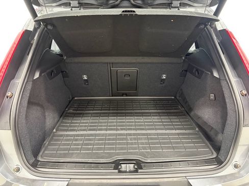 Used 2019 Volvo XC40 T5 Momentum AWD/4WD image 13
