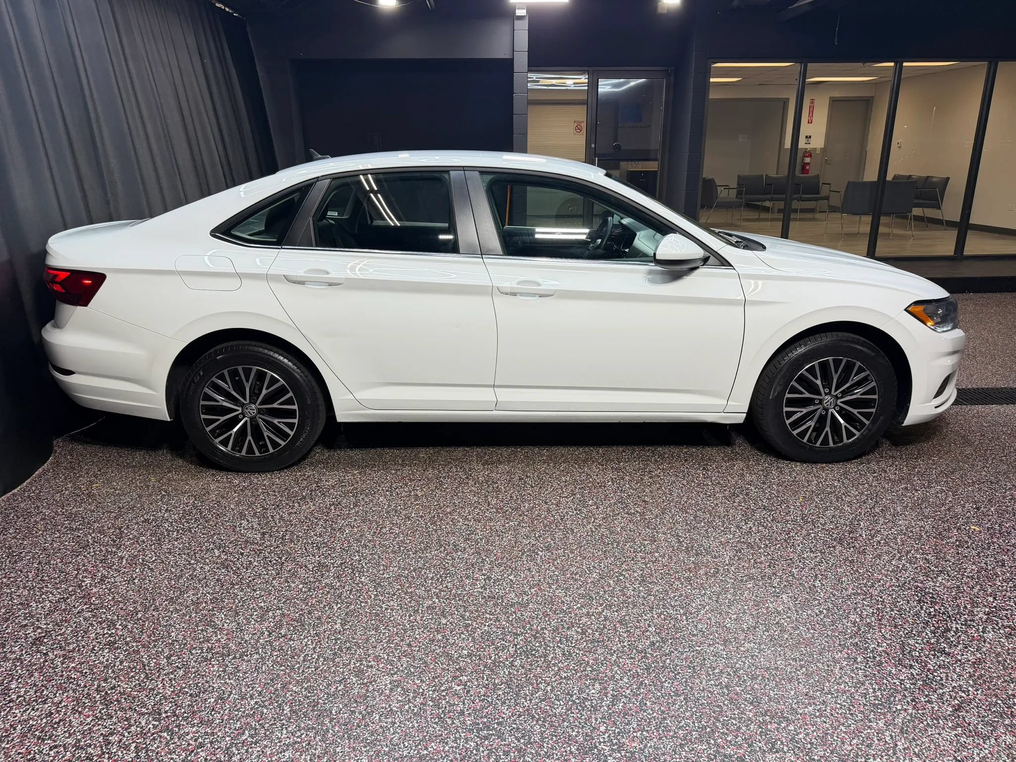 Used 2021 Volkswagen Jetta SE FWD image 8