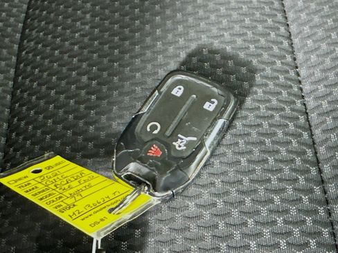Used 2021 GMC Acadia SLE w/ Driver Convenience Package FWD image 45
