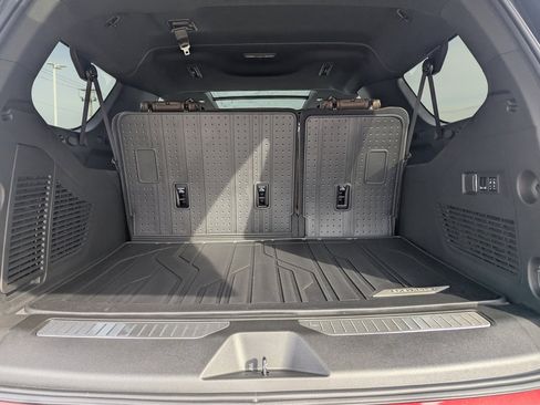 New 2026 Chevrolet Suburban High Country image 17