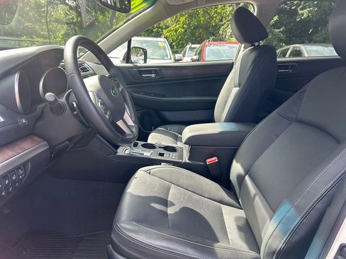 Used 2016 Subaru Outback 2.5i Limited AWD/4WD image 10