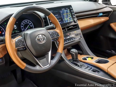 Used 2019 Toyota Avalon Limited FWD image 14