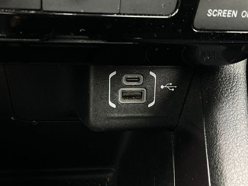 Used 2025 Jeep Compass Latitude image 25