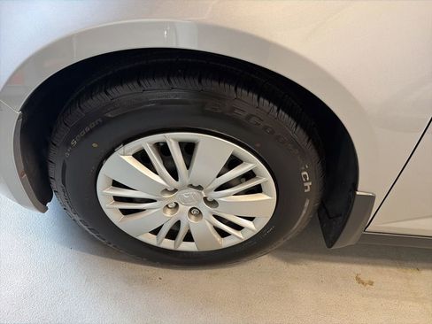 Used 2014 Honda Odyssey LX image 3
