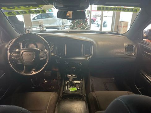 Used 2018 Dodge Charger R/T image 39