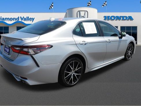 Used 2023 Toyota Camry SE FWD image 6