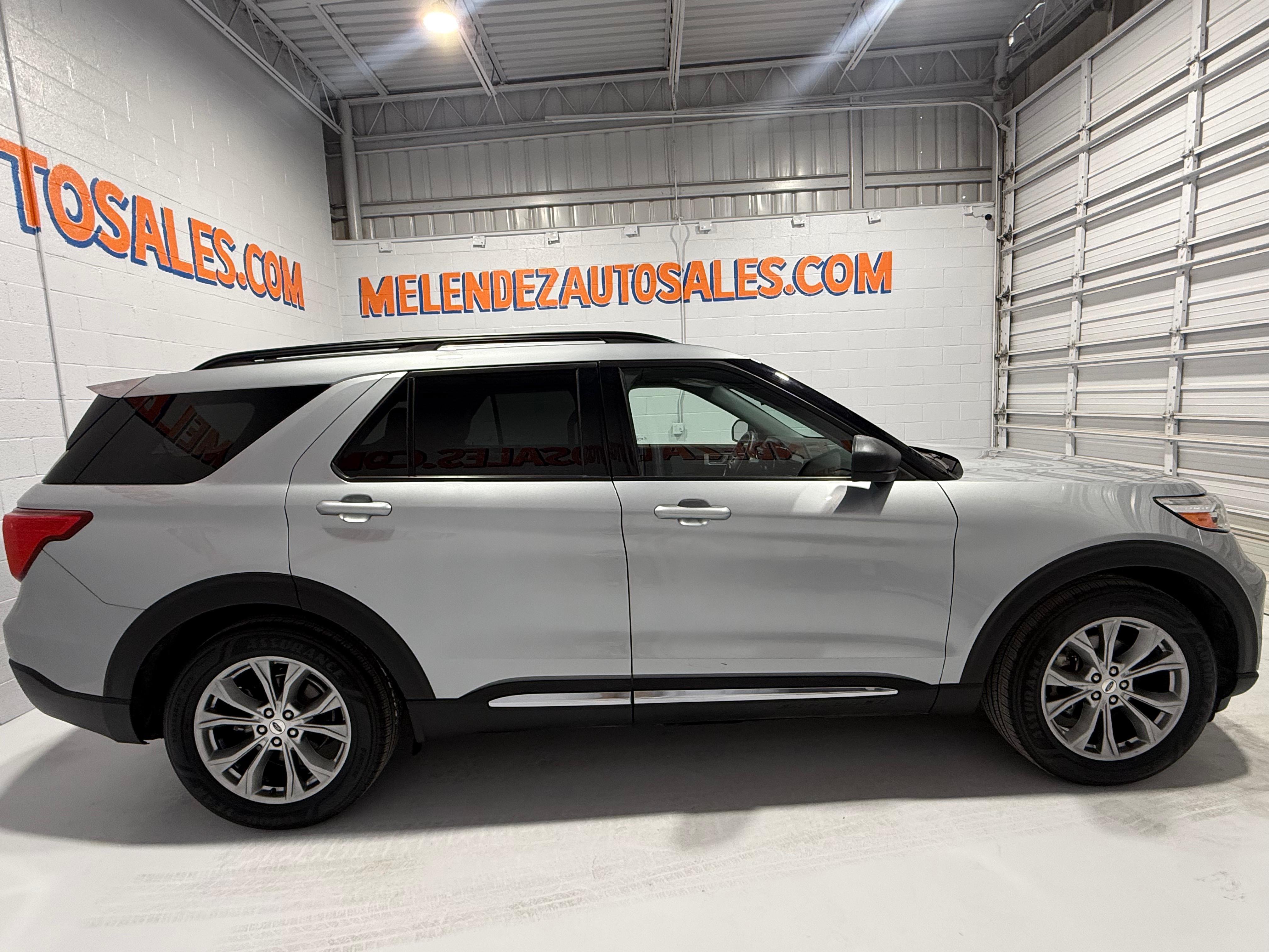 Used 2022 Ford Explorer XLT w/ Equipment Group 202A RWD image 6
