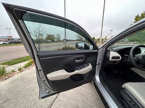 Used 2024 Honda HR-V EX-L image 10