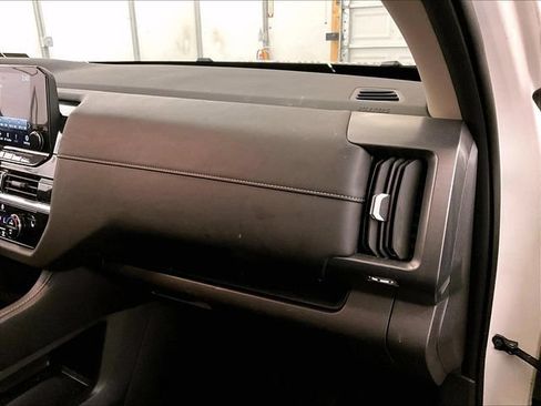 Used 2023 Nissan Pathfinder SL w/ Black Appearance Package AWD/4WD image 15
