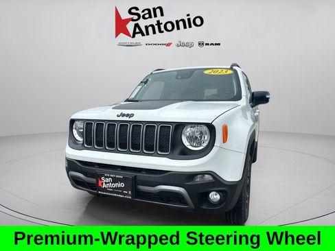 Used 2023 Jeep Renegade Latitude AWD/4WD image 6